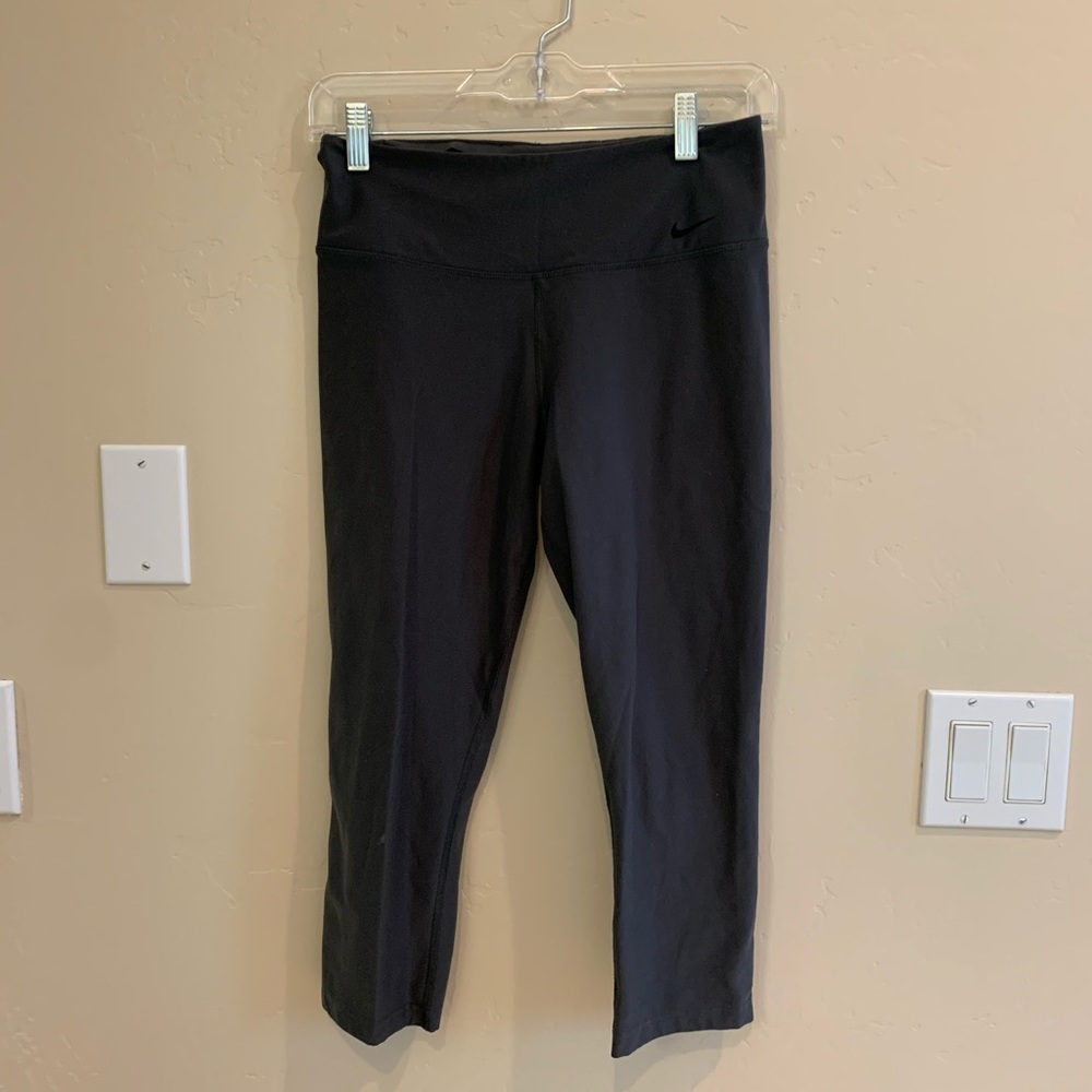 Nike dri fit grey crop leggings